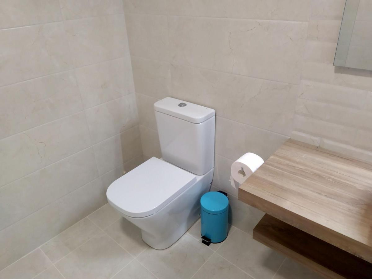 Hall 92 Quartos Com Wc Em Moradia Com Piscina A-Das-Lebres Loures Eksteriør bilde