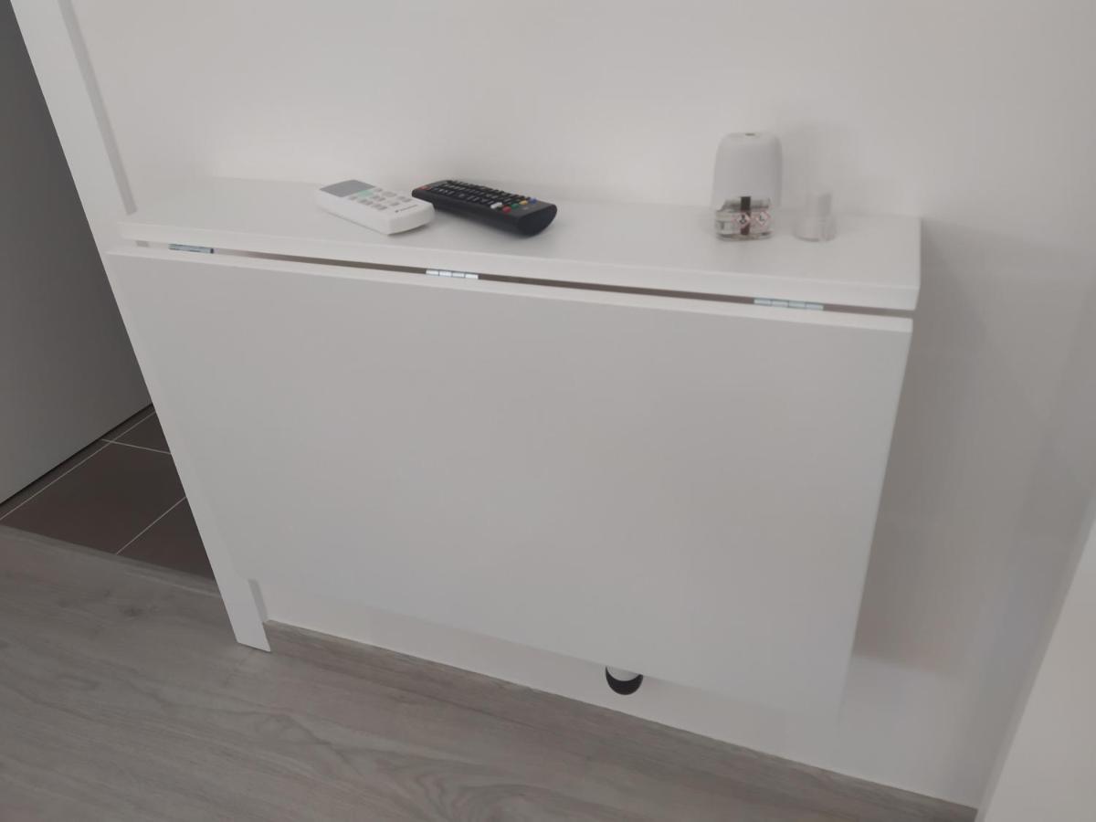 Hall 92 Quartos Com Wc Em Moradia Com Piscina A-Das-Lebres Loures Eksteriør bilde