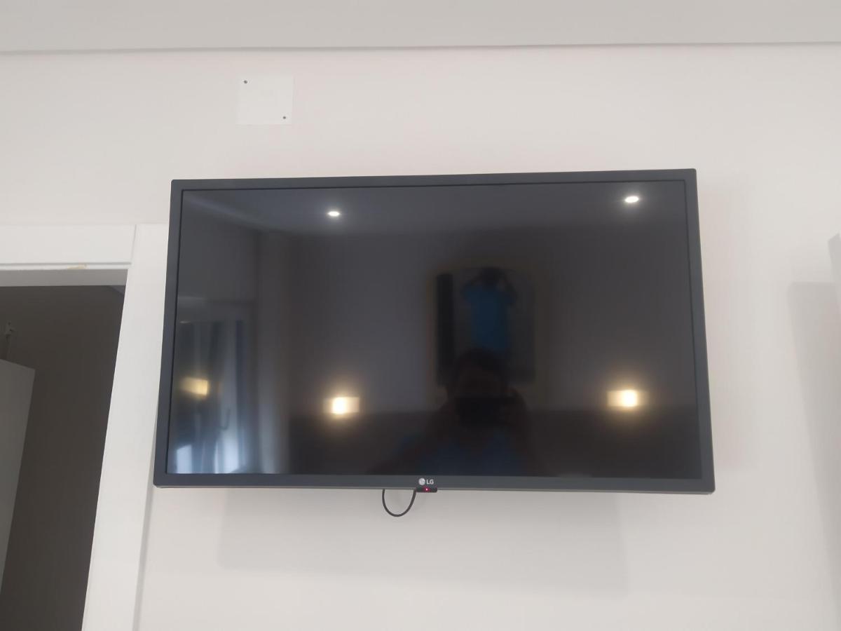Hall 92 Quartos Com Wc Em Moradia Com Piscina A-Das-Lebres Loures Eksteriør bilde