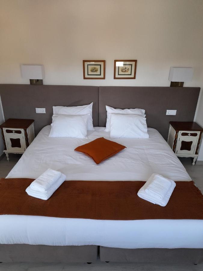 Hall 92 Quartos Com Wc Em Moradia Com Piscina A-Das-Lebres Loures Eksteriør bilde