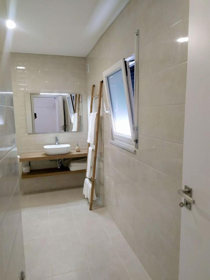 Hall 92 Quartos Com Wc Em Moradia Com Piscina A-Das-Lebres Loures Leilighet Eksteriør bilde