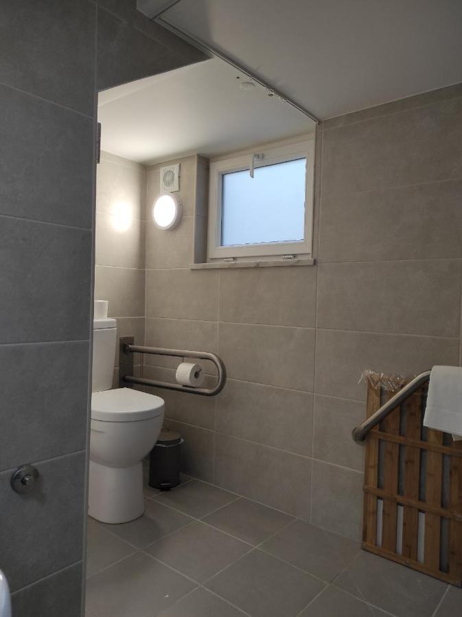 Hall 92 Quartos Com Wc Em Moradia Com Piscina A-Das-Lebres Loures Eksteriør bilde