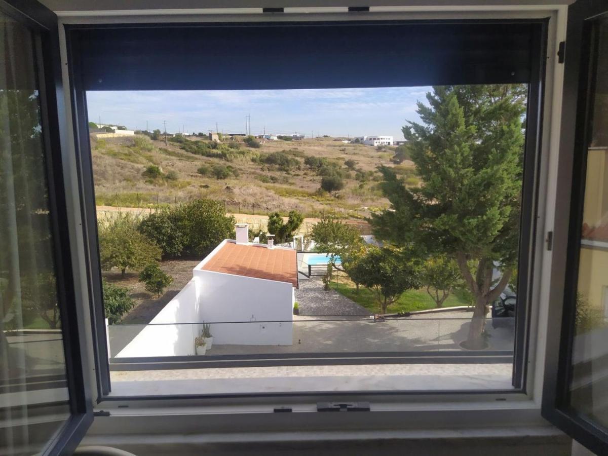Hall 92 Quartos Com Wc Em Moradia Com Piscina A-Das-Lebres Loures Eksteriør bilde