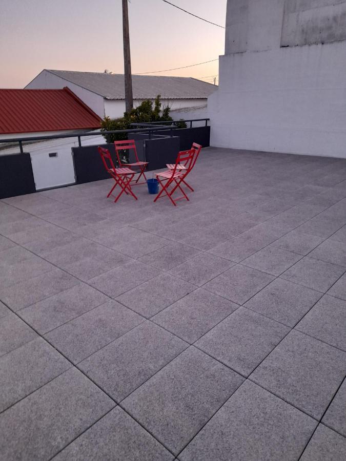 Hall 92 Quartos Com Wc Em Moradia Com Piscina A-Das-Lebres Loures Eksteriør bilde