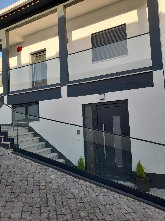 Hall 92 Quartos Com Wc Em Moradia Com Piscina A-Das-Lebres Loures Eksteriør bilde