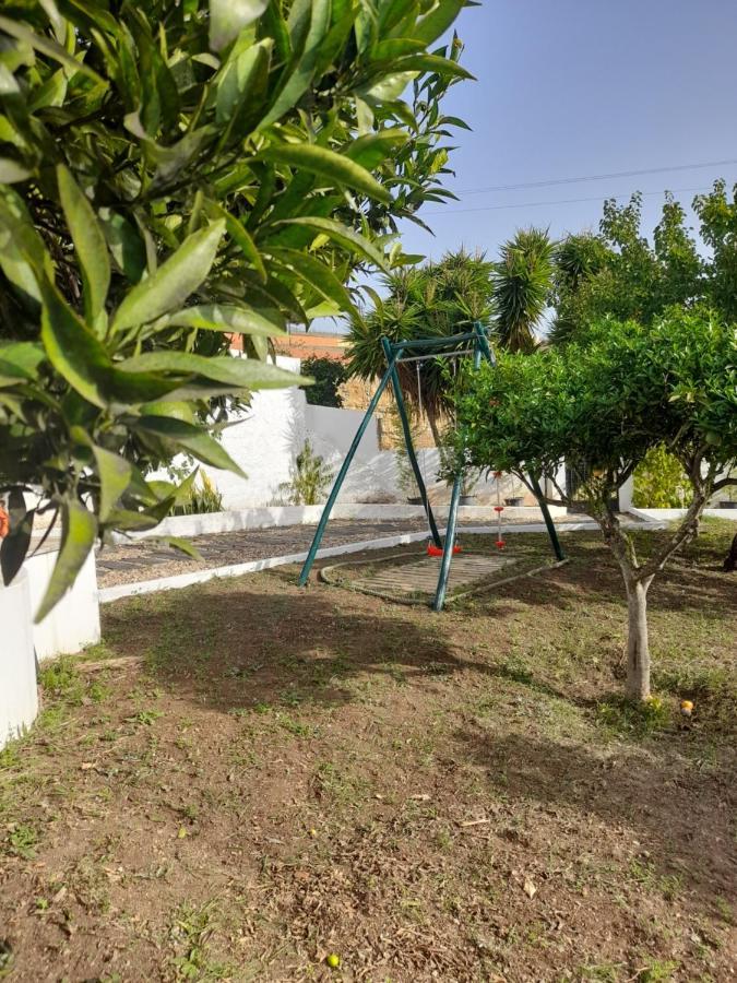 Hall 92 Quartos Com Wc Em Moradia Com Piscina A-Das-Lebres Loures Eksteriør bilde