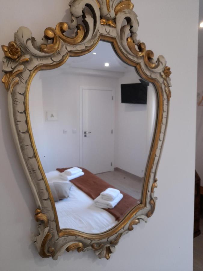 Hall 92 Quartos Com Wc Em Moradia Com Piscina A-Das-Lebres Loures Eksteriør bilde
