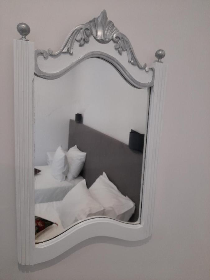 Hall 92 Quartos Com Wc Em Moradia Com Piscina A-Das-Lebres Loures Eksteriør bilde