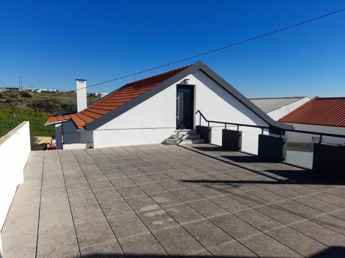 Hall 92 Quartos Com Wc Em Moradia Com Piscina A-Das-Lebres Loures Eksteriør bilde