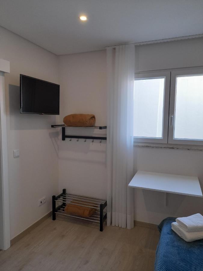 Hall 92 Quartos Com Wc Em Moradia Com Piscina A-Das-Lebres Loures Eksteriør bilde